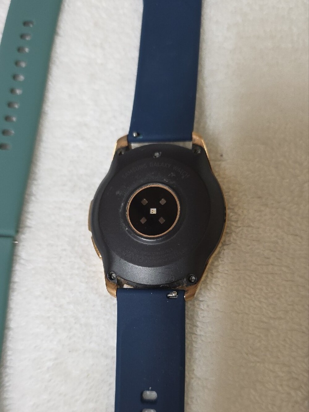SamsungSmartwatch with Navy Band and Six Interchangeable Silicone Straps/Charger - Picture 10 of 16